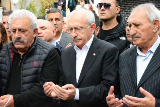 Adil Kılıçdaroğlu Biyografisi foto galeri 1