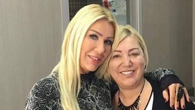 Ayşe Ak Gürsaçer Biyografisi foto galeri 1