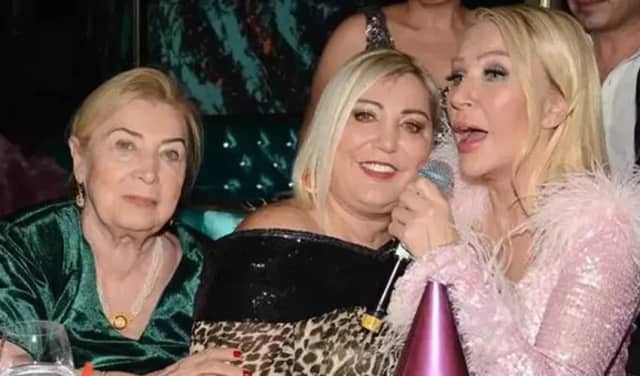 Ayşe Ak Gürsaçer Biyografisi foto galeri 5