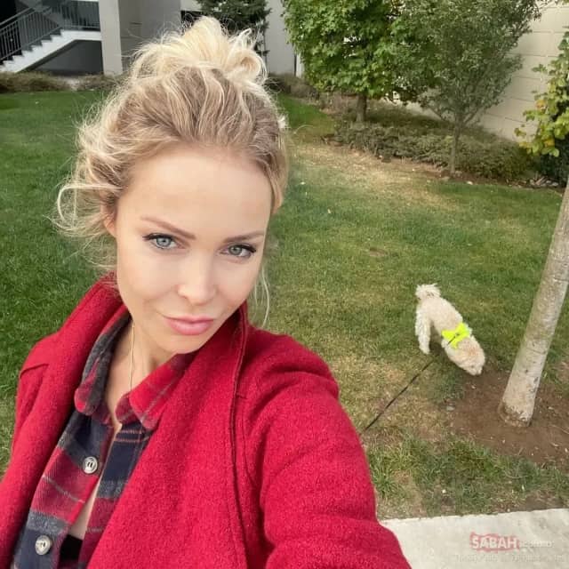 Ayşegül Yıldız Biyografisi foto galeri 3