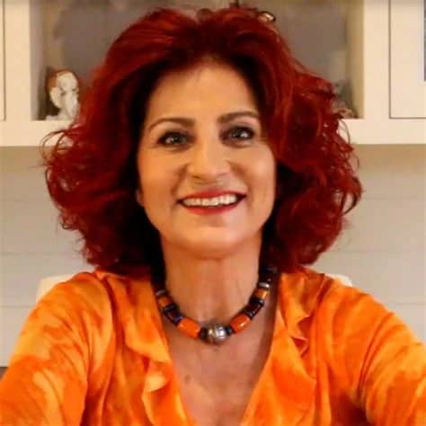 Betül Arım Biyografisi foto galeri 3