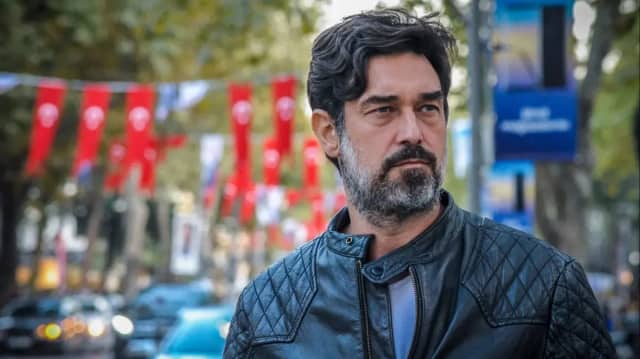 Burak Hakkı Biyografisi foto galeri 1