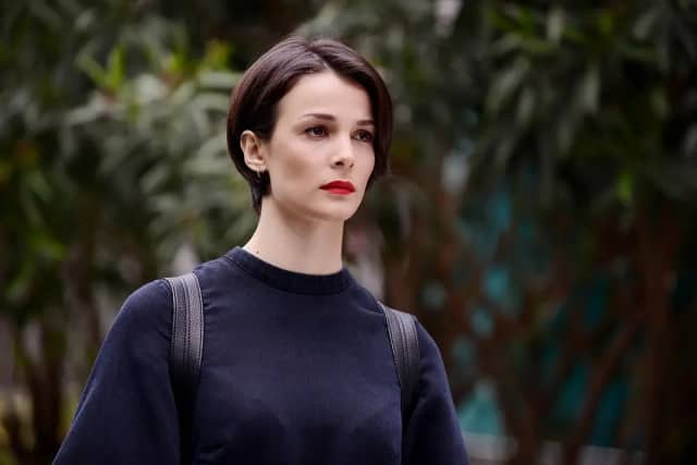 Büşra Develi Biyografisi foto galeri 3