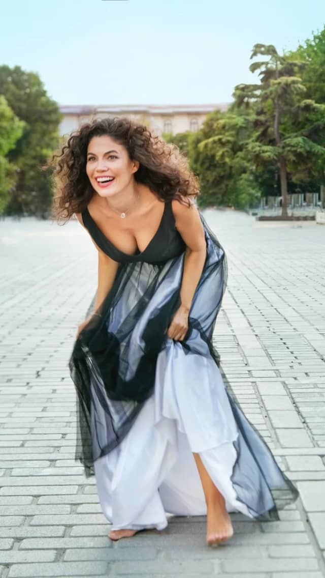 Demet Erdem Biyografisi foto galeri 1