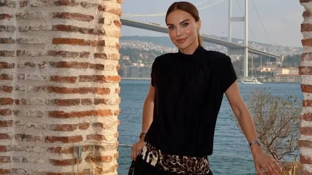 Ebru Şallı Biyografisi foto galeri 3