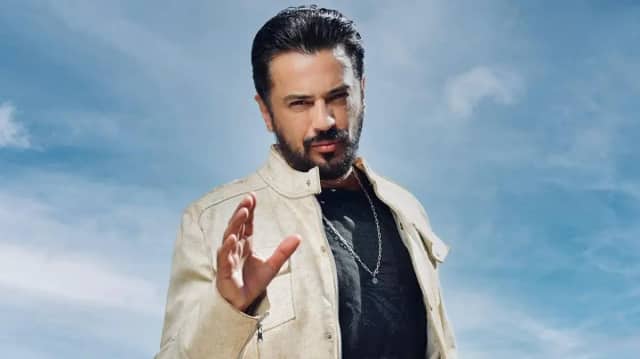 Emre Altuğ Biyografisi foto galeri 4