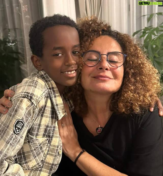 Esra Akkaya Biyografisi foto galeri 2