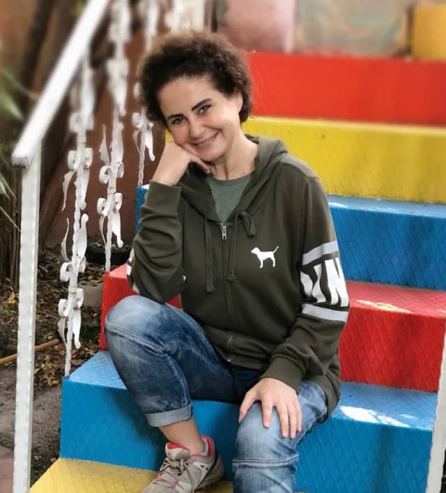 Esra Akkaya Biyografisi foto galeri 3