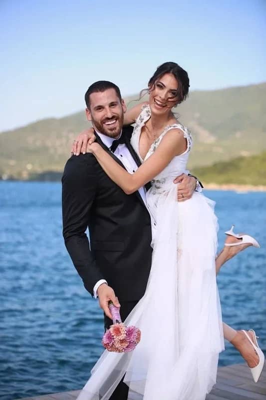 Ezo Avcı Biyografisi foto galeri 1