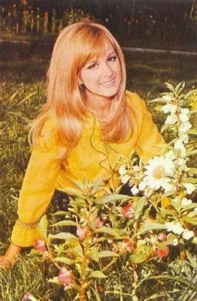 Filiz Akın Biyografisi foto galeri 2