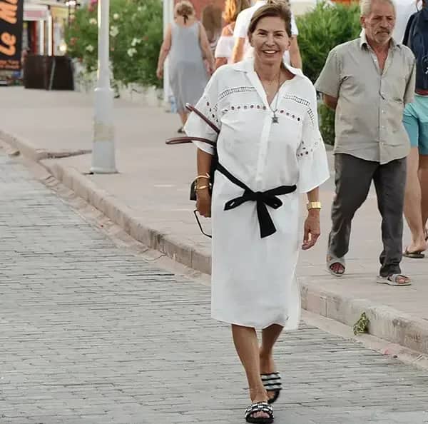 Gül Dürüst Biyografisi foto galeri 1