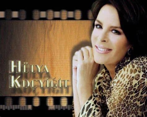 Hülya Koçyiğit Biyografisi foto galeri 5