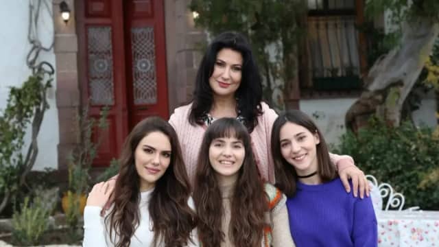 İclal Aydın Biyografisi foto galeri 2