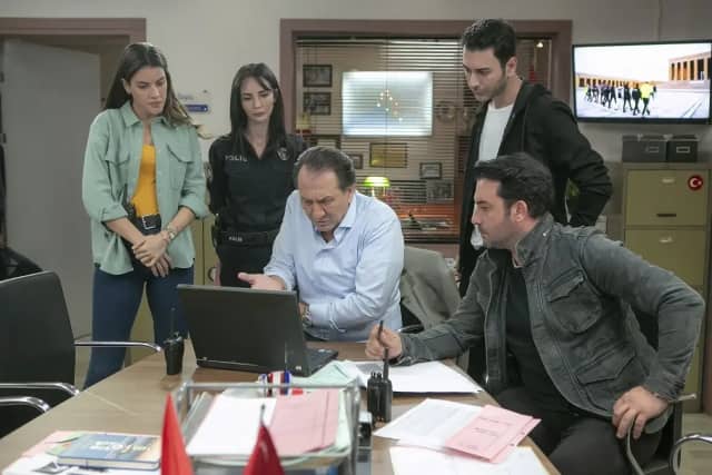 İdil Akçıl Biyografisi foto galeri 2
