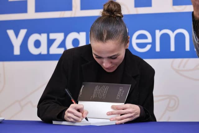 İdil Yazar Biyografisi foto galeri 4