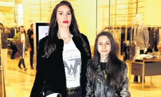 Jasmin Surol Biyografisi foto galeri 1