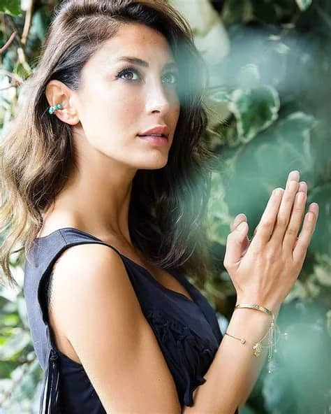 Merve Oflaz Biyografisi foto galeri 5