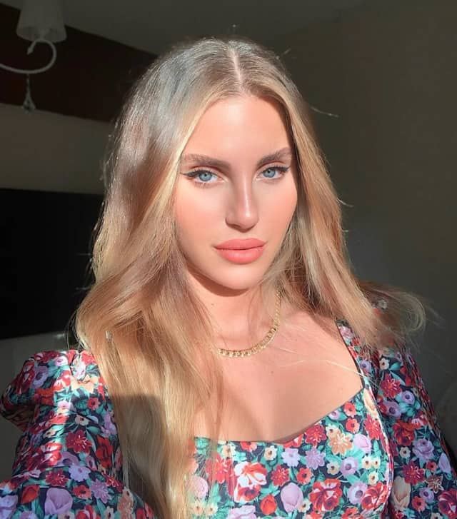 Mira Önal Biyografisi foto galeri 2