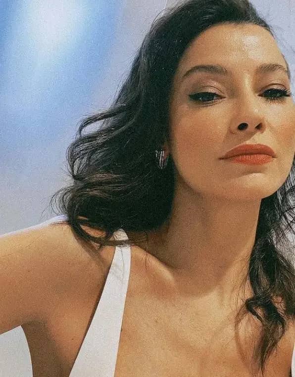 Müjde Uzman Biyografisi foto galeri 1