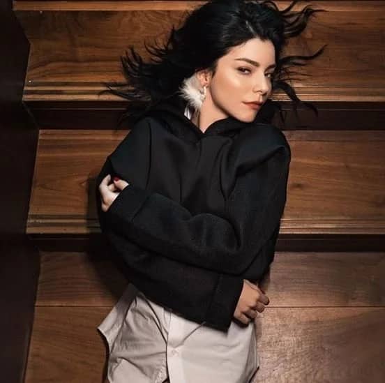 Nehra Boluğur Biyografisi foto galeri 1