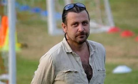 Neyir İşler Sezer Biyografisi foto galeri 3