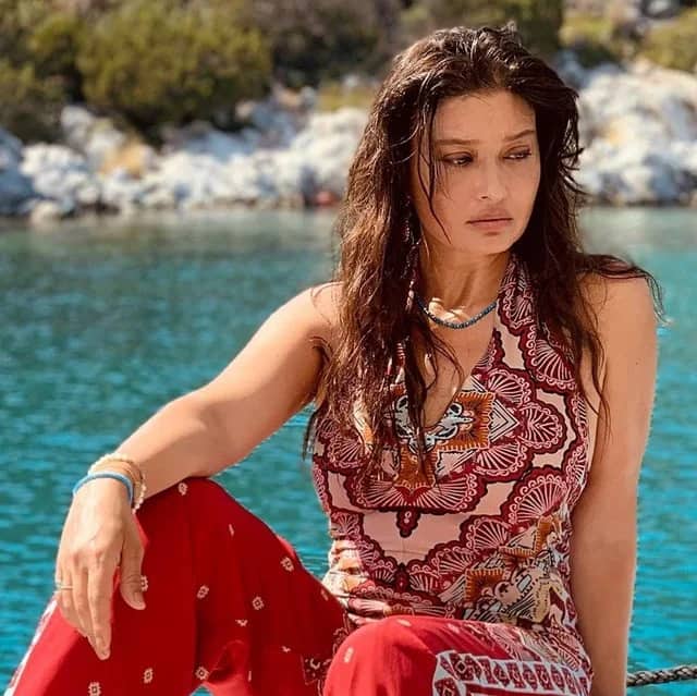Nurgül Saklıca Biyografisi foto galeri 1