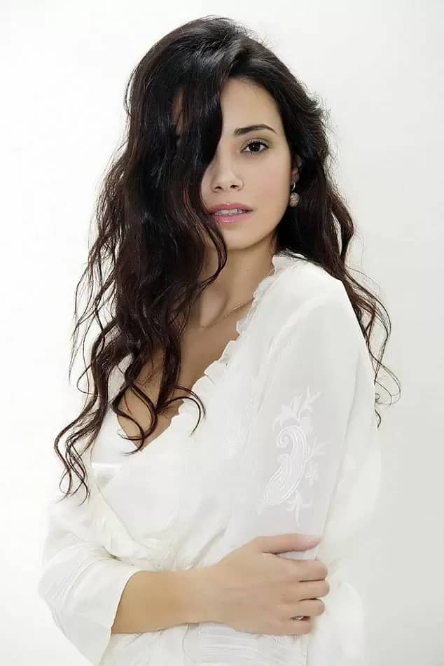 Özgü Namal Biyografisi foto galeri 4