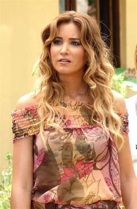 Rojda Demirer Biyografisi foto galeri 4