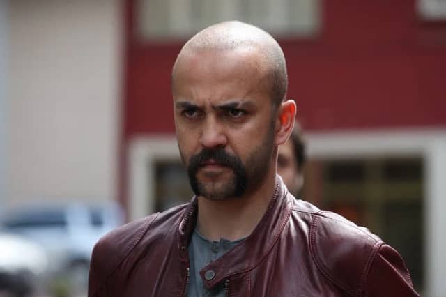Sarp Akkaya Biyografisi foto galeri 1