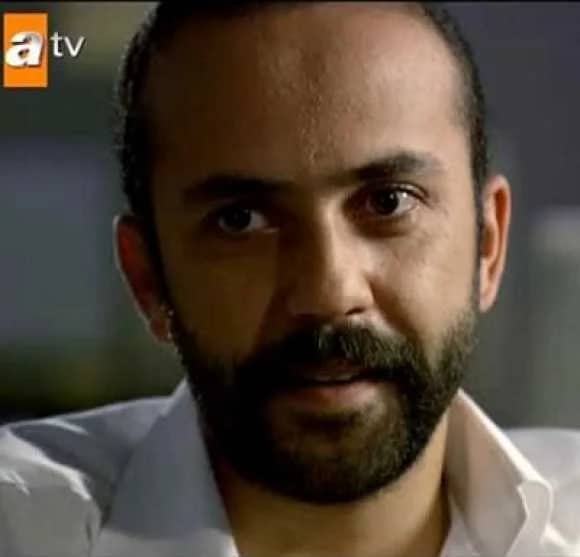 Sarp Akkaya Biyografisi foto galeri 5
