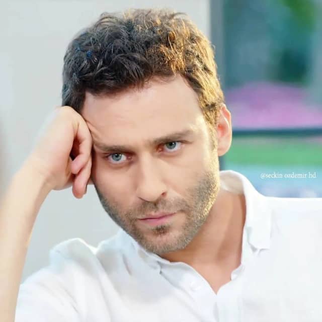 Seçkin Özdemir Biyografisi foto galeri 4