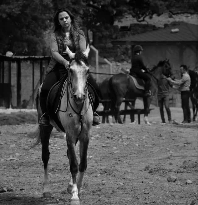 Senem Hakkı Karabulut Biyografisi foto galeri 3