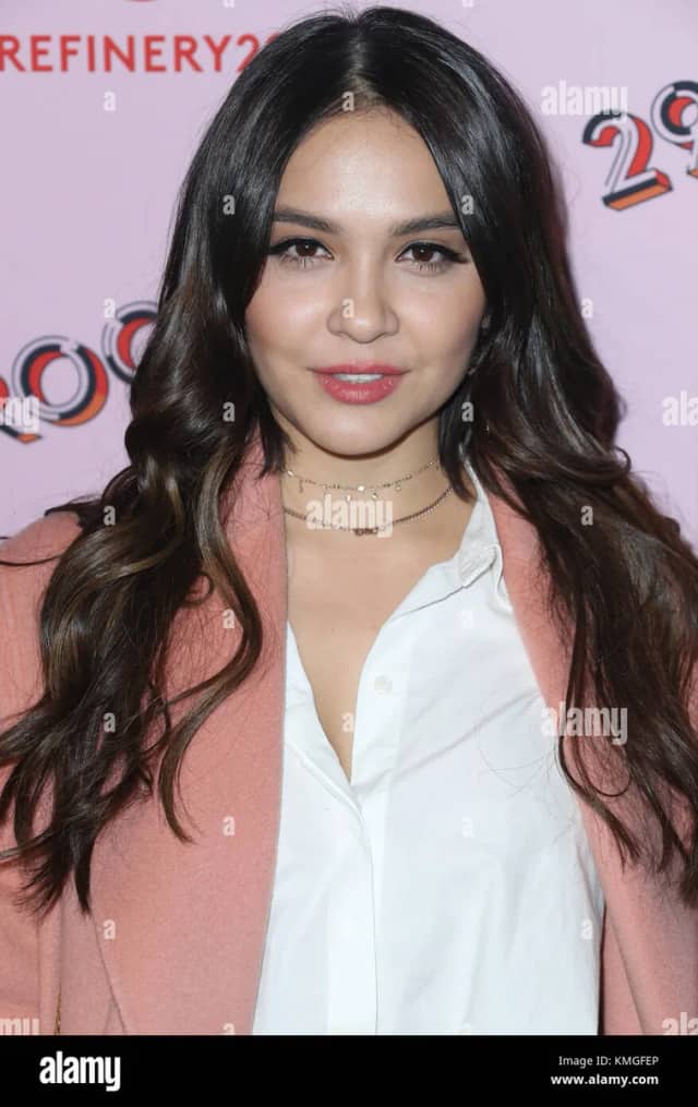 Stella Hudgens Biyografisi foto galeri 2