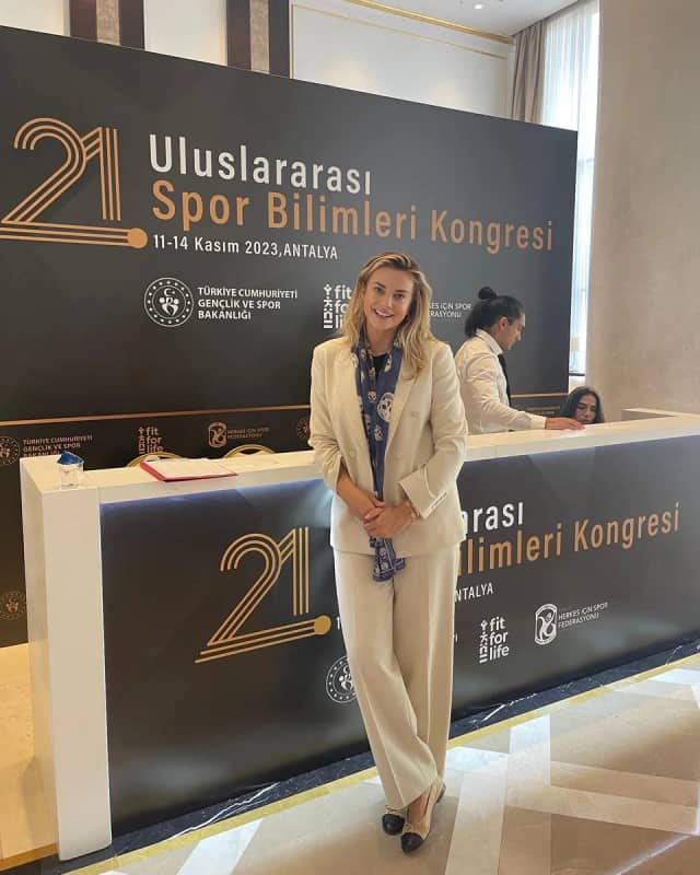 Şükran Albayrak Biyografisi foto galeri 2
