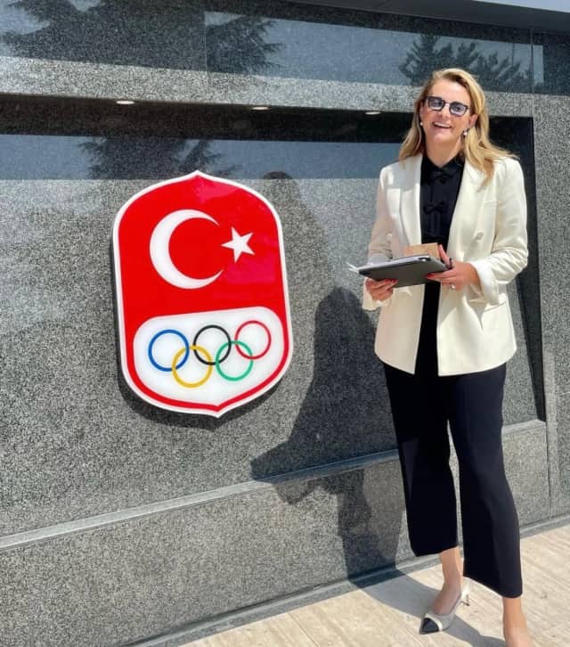 Şükran Albayrak Biyografisi foto galeri 3