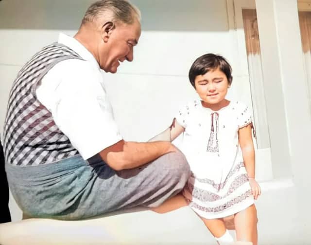Ülkü Sertel Carfi Biyografisi foto galeri 3