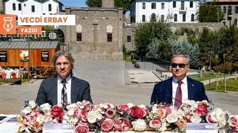 Vecdi Aydın Biyografisi foto galeri 1