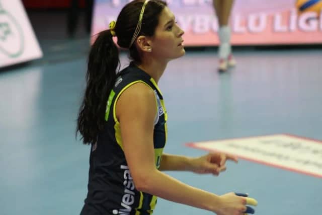 Yağmur Koçyiğit Biyografisi foto galeri 1