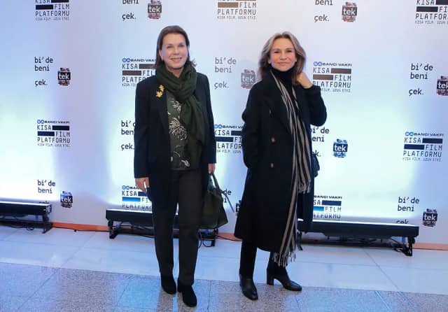 Yasemin Aloğlu Biyografisi foto galeri 3