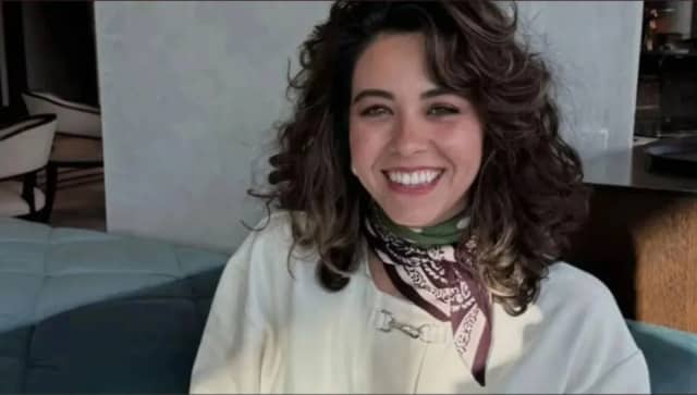 Yasemin Sadıkoğlu Biyografisi foto galeri 3