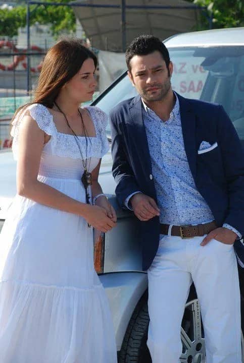 Zeynep Dörtkardeşler Biyografisi foto galeri 1