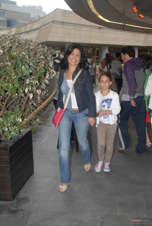 Zeynep Lal Başbuğ Biyografisi foto galeri 4