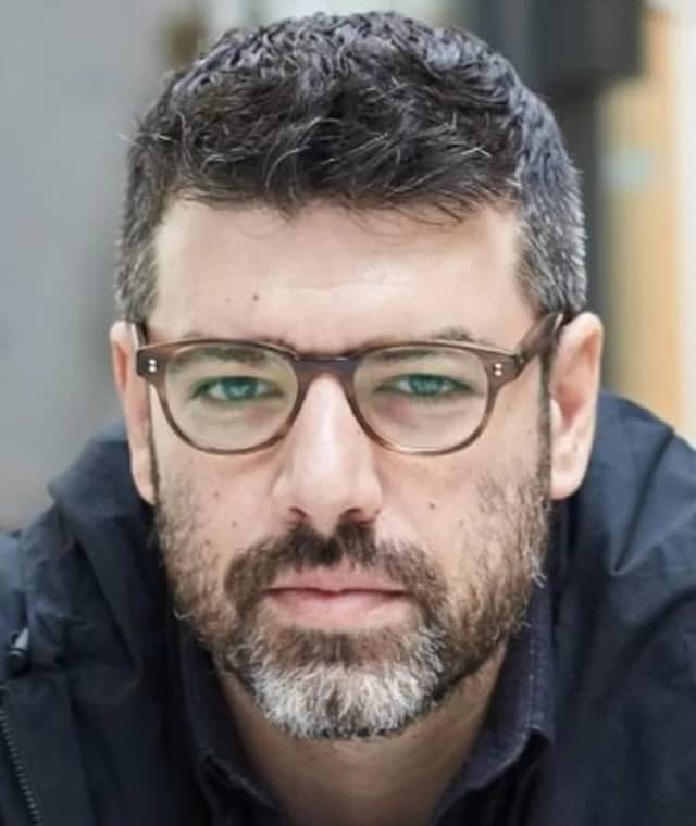 Mert Baykal Biyografisi foto galeri 1