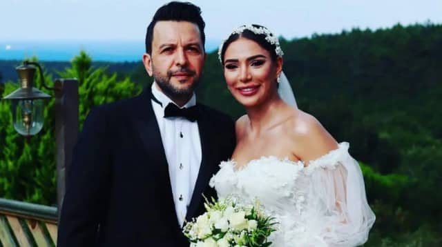 Arezoo Gharlar Biyografisi foto galeri 1