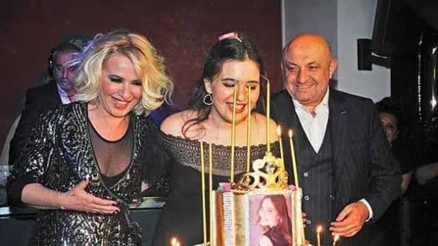 Ayşe Karasu Engin Biyografisi foto galeri 4