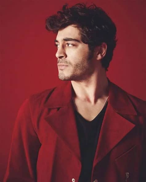 Burak Deniz Biyografisi foto galeri 1