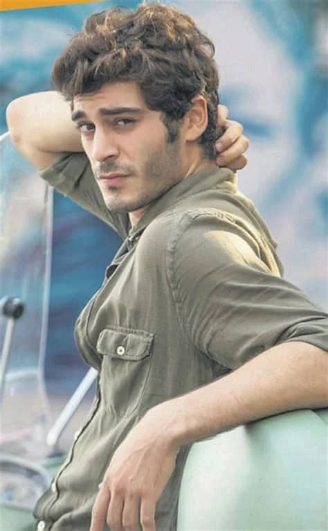 Burak Deniz Biyografisi foto galeri 2