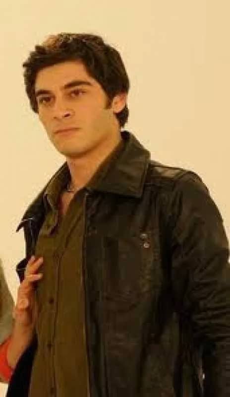 Burak Deniz Biyografisi foto galeri 4