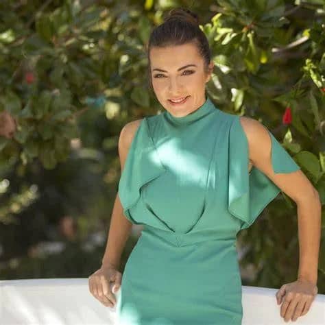 Burcu Kara Biyografisi foto galeri 1
