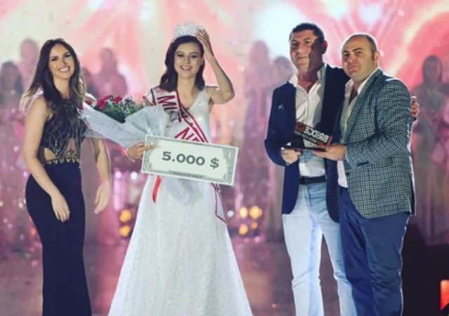 Büşra Canbaz Biyografisi foto galeri 4